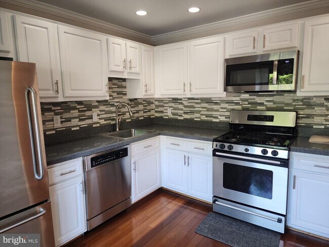 Building Photo - 3720 Mt Airey Ln