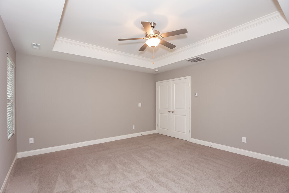 Building Photo - 421 Breezewood Dr