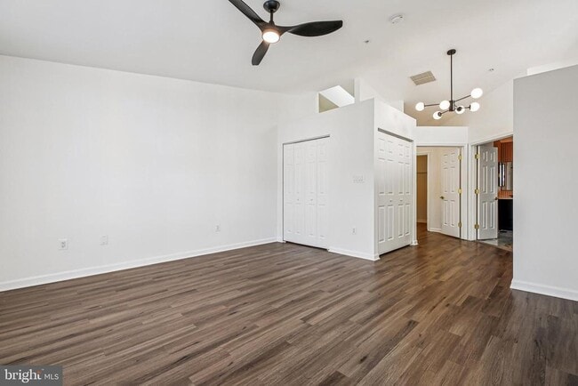 Building Photo - 8 Crusader Ct