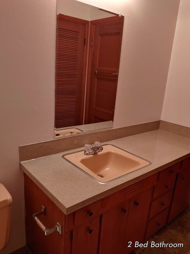 Building Photo - GREAT ground FLOOR pet FRIENDLY  apartment HOME in MT TABOR!