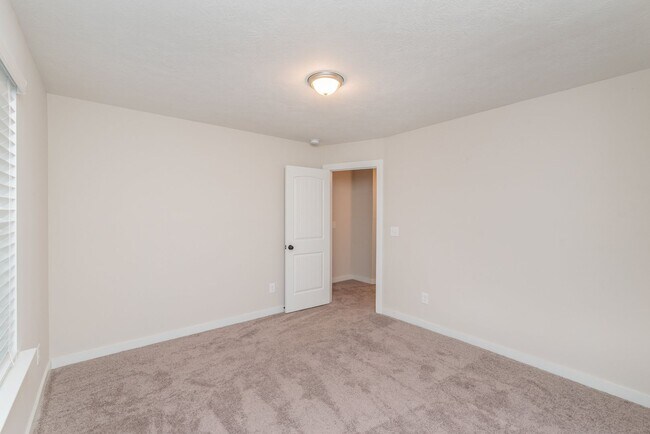 Building Photo - Beautiful and spacious 2 Story in Summerto...