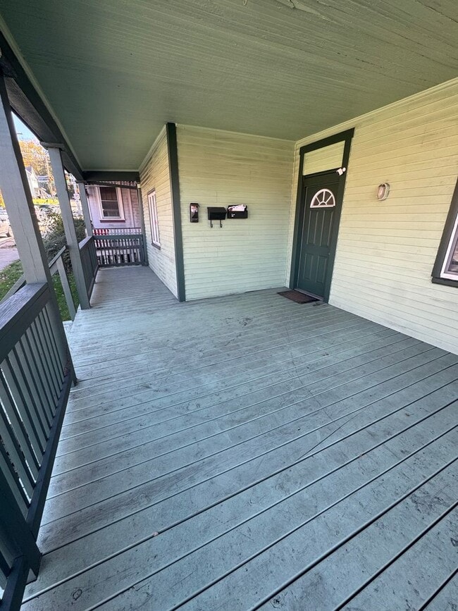 Building Photo - 508 Chestnut St