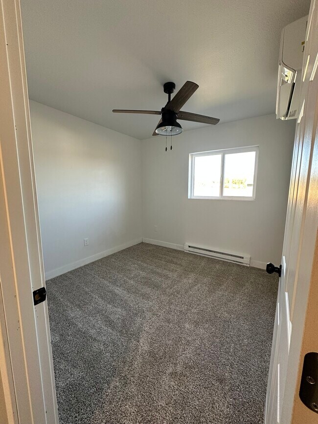 Building Photo - Valley View Estates A