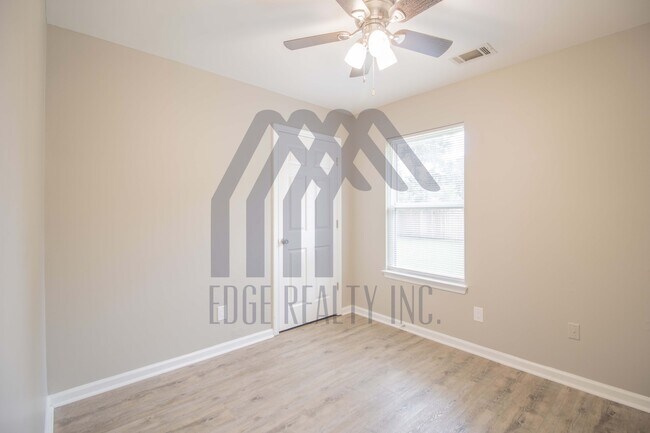 Building Photo - 1253 Roberts Way
