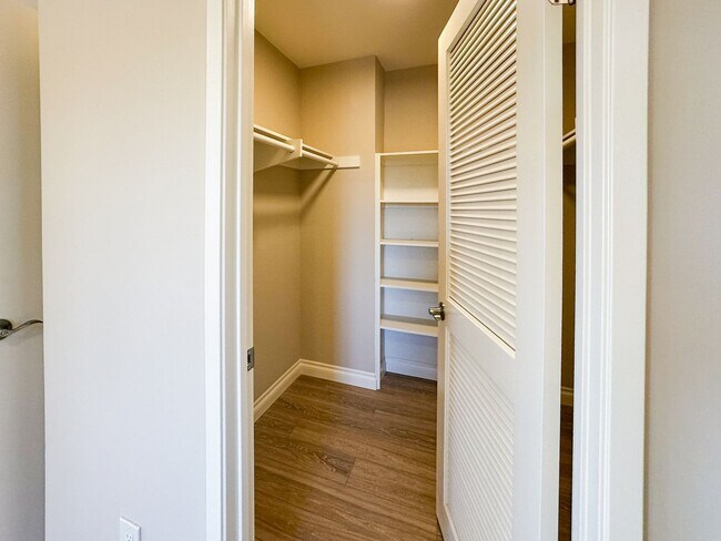 Building Photo - Luxurious Coastal Living: Fully Remodeled 3-Bed, 3.5-Bath with Ocean Views in Sea Point