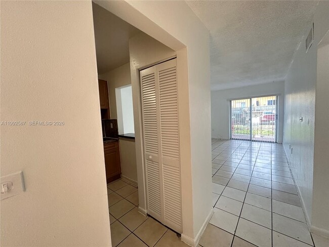 Building Photo - 1008 NW 45th Ave