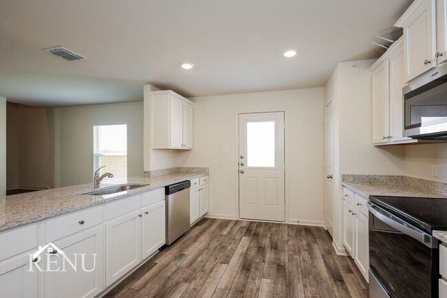 Building Photo - 11018 Yonder Flts