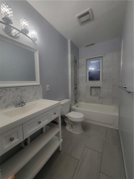 Building Photo - 14 Sabra St