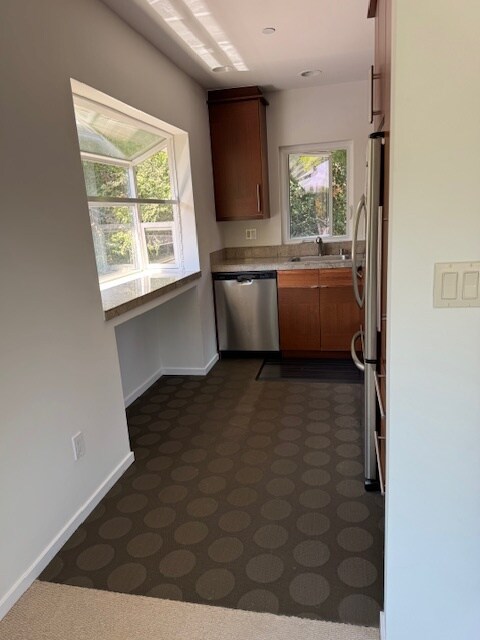 Building Photo - 335 Willow Ave