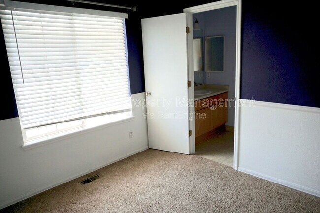 Building Photo - 9847 Sydney Ln