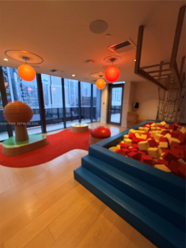 Building Photo - 1000 Brickell Plaza