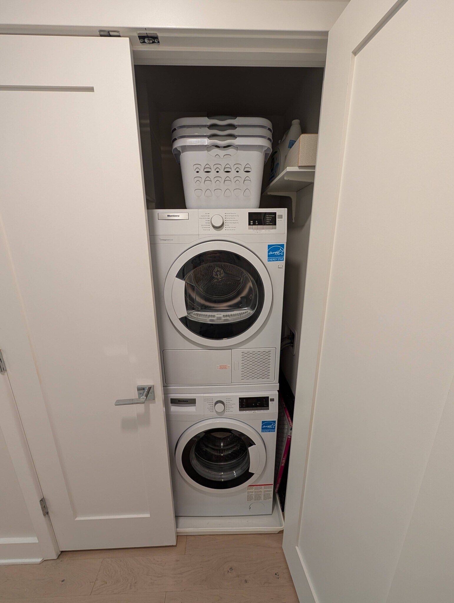 Building Photo - 1211 Van St SE