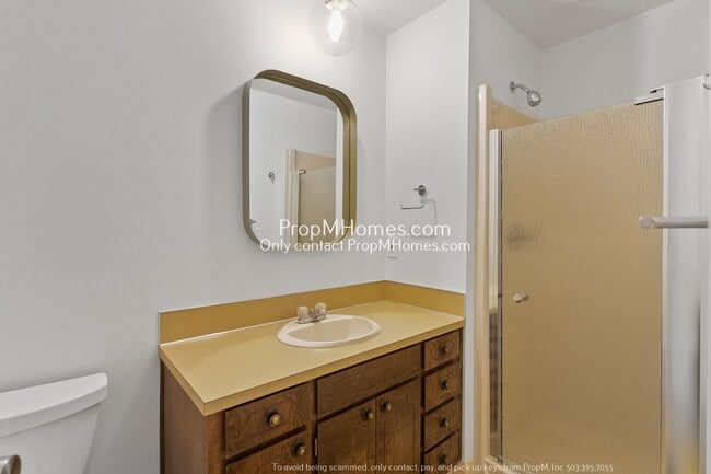 Building Photo - Mid-Century Modern Three Bedroom in Happy Valley!