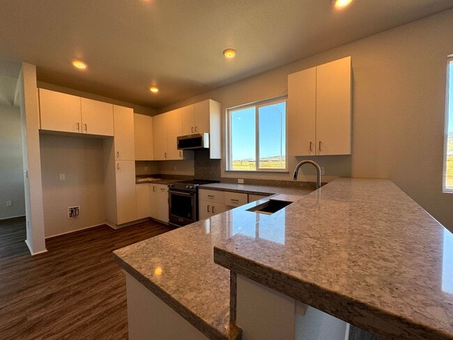 Building Photo - Brand New Home in Hoopili Kanalani - Culdesac - 4 Bed 2.5 Bath