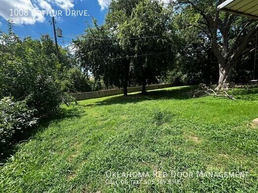 Building Photo - 1008 Arthur Dr