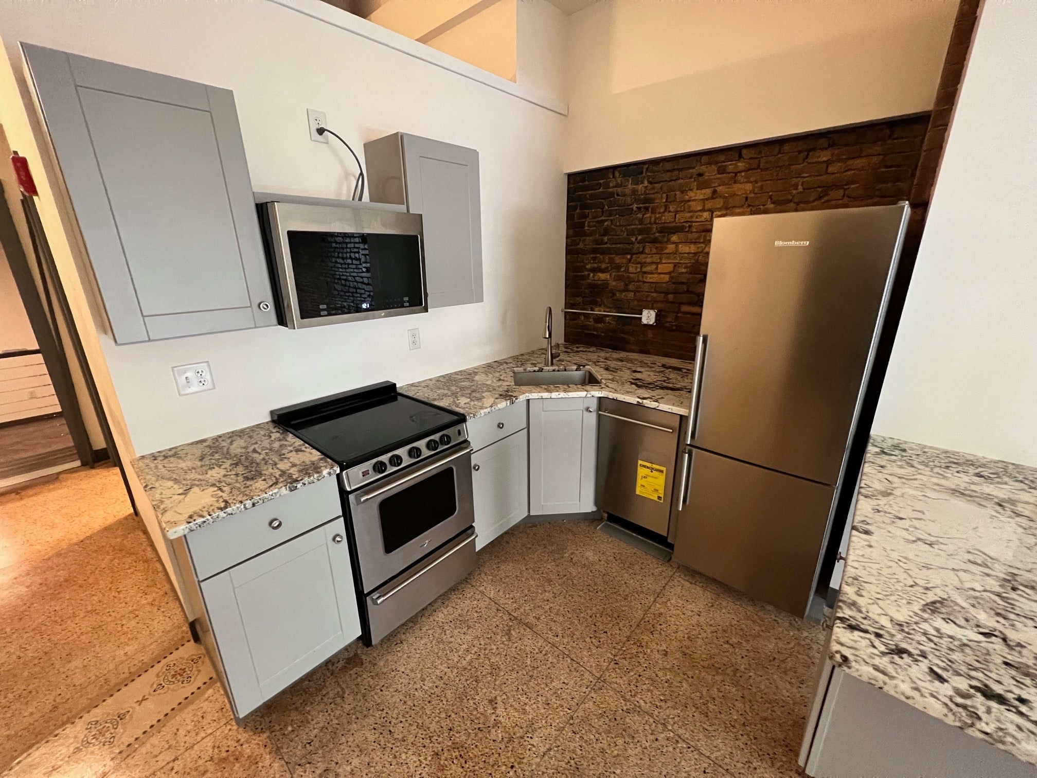 Building Photo - 480 S Salina St