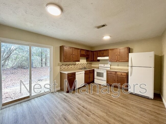 Building Photo - 5850 Aftonshire Dr