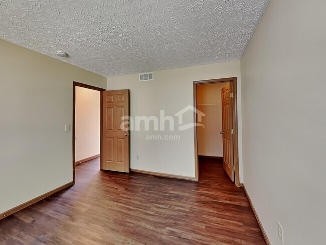 Building Photo - 160 Harvard Loop