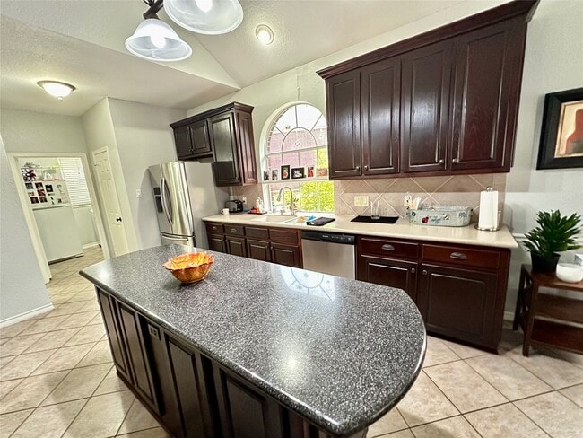 Building Photo - 7002 Greatwood Trails Ct