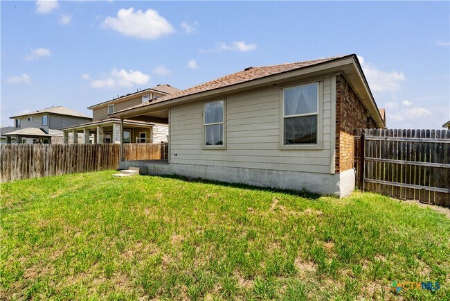 Building Photo - 5634 Stonehaven Dr