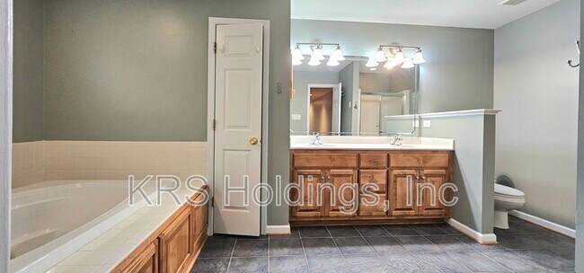 Building Photo - 215 Bayberry Ln