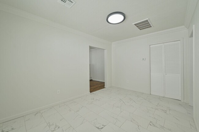 Building Photo - 1526 NW 45th St