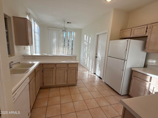 Building Photo - 61 N Del Pueblo Pl