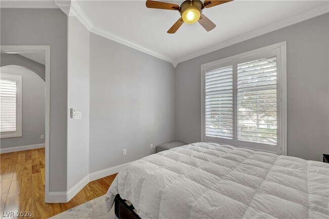 Building Photo - 2050 W Warm Springs Rd