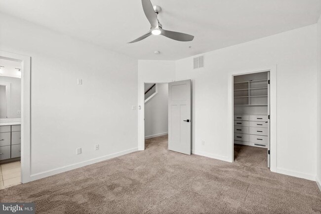 Building Photo - 921 Grundy St