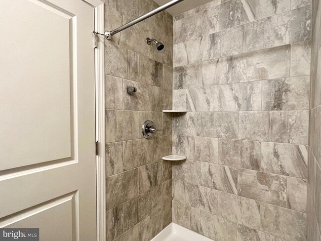 Building Photo - 46 W Pittsfield St