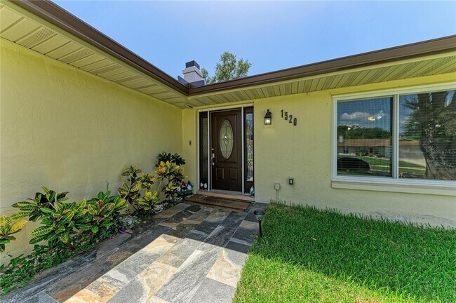 Building Photo - 1520 Sunnyhills Dr