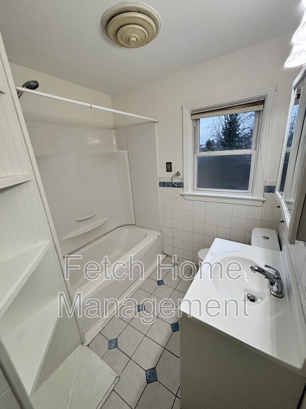 Building Photo - 1766 Linwood Ave