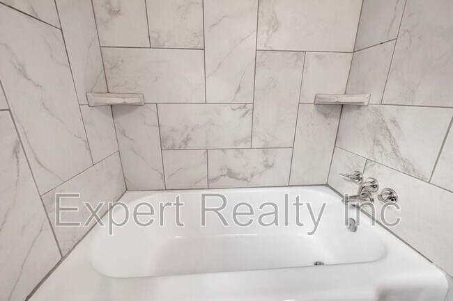 Building Photo - 7119 1st Ave S