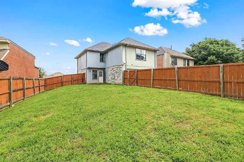 Building Photo - 12714 Hilltop Dr