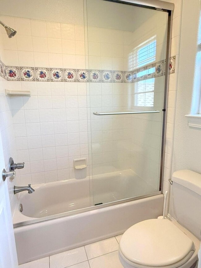 Building Photo - Westside Alamo Custom Estate With Beautifu...