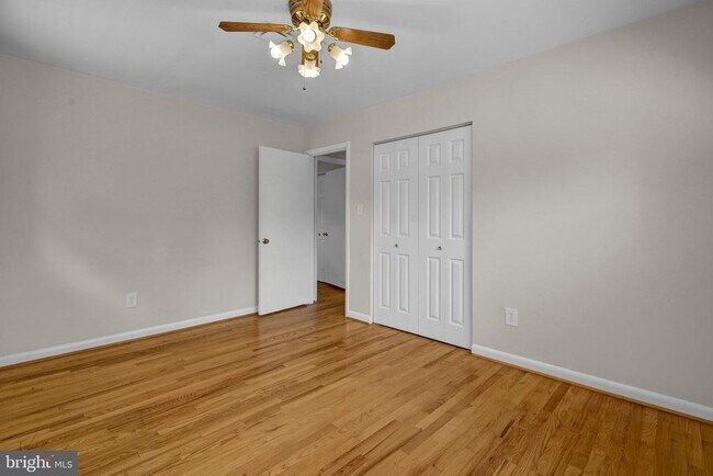 Building Photo - 8905 Valley Forge Dr