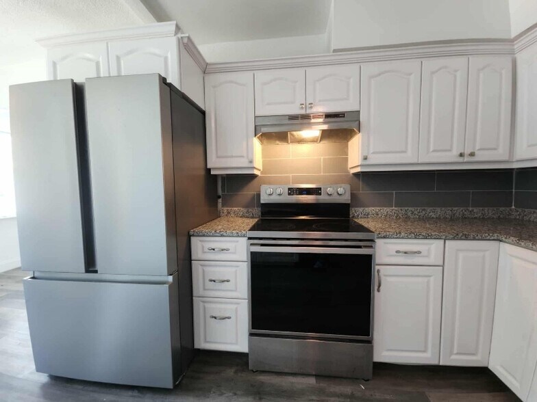 Building Photo - 3107 37th Ave W