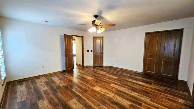 Building Photo - 1225 NW 198th St