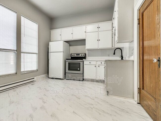 Building Photo - 1740 NW 11th St