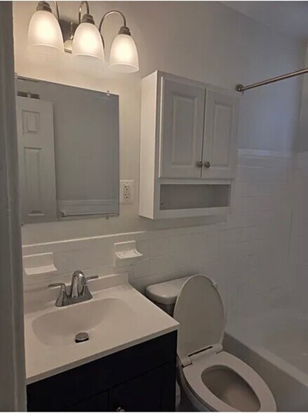 Building Photo - 2840 Iverson St