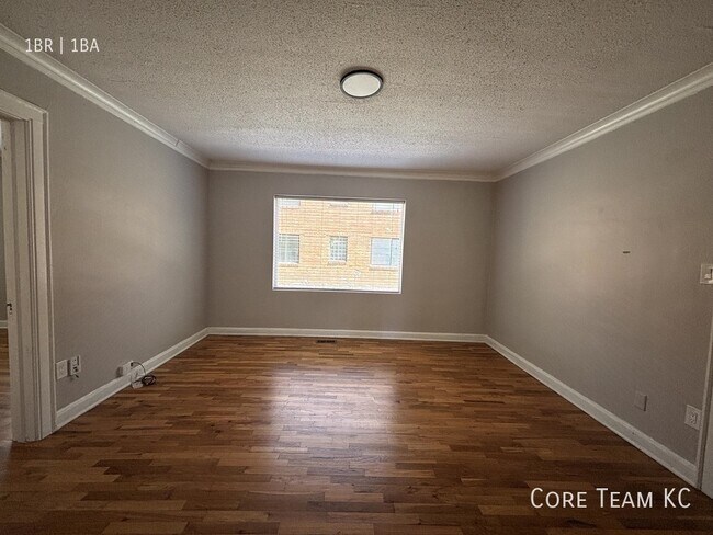 Building Photo - 4511 Roanoke Pkwy