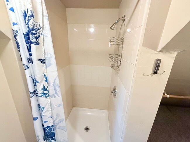Building Photo - Studio cabin for rent in South Lake Tahoe