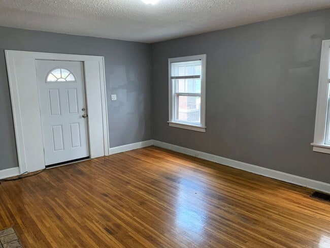 Building Photo - 1497-1499 Perry Street