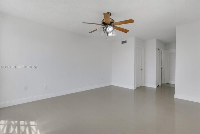 Building Photo - 6130 W 19th Ave