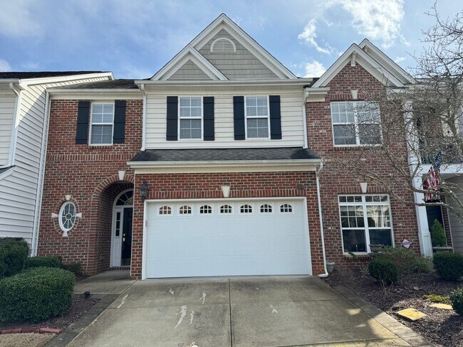 Building Photo - 3 Bedroom Townhome in Wakefield