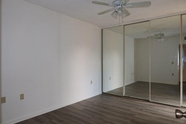 Building Photo - 507 5th Ln
