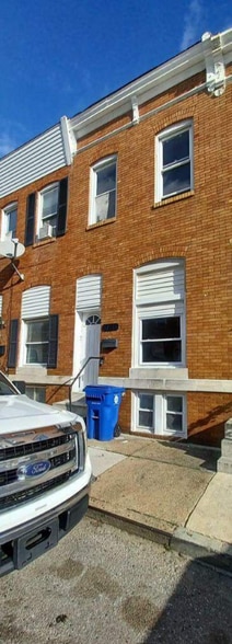 Building Photo - 711 N Streeper St