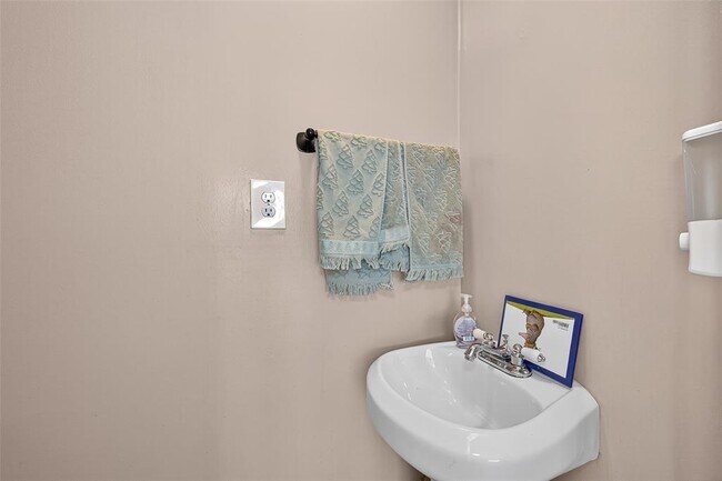 Building Photo - 14015 Loch Creek Ct