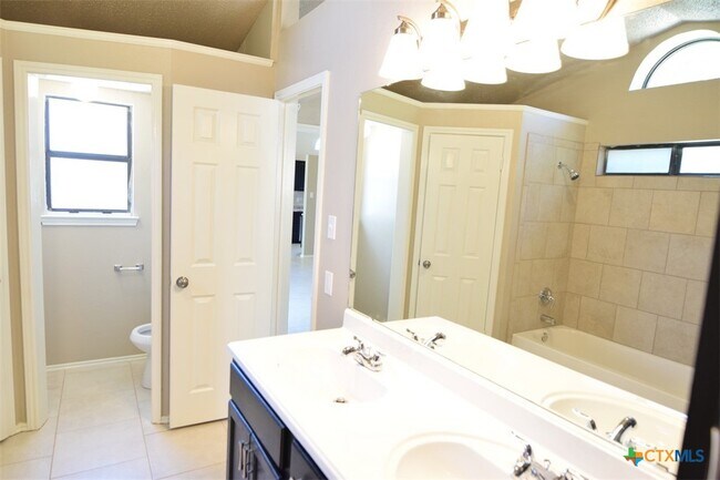 Building Photo - 4807 Teal Dr