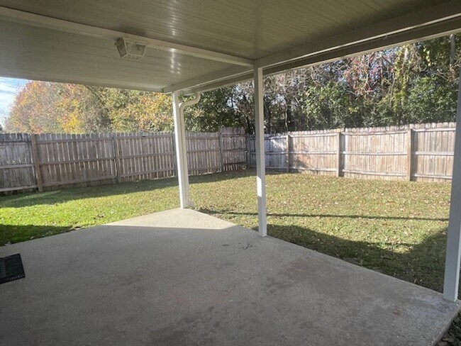 Building Photo - 3 bed 2 bath In Gulfport